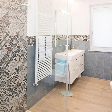 Rosetta & Romeo Family Apartment